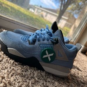 Retro 4 university blue